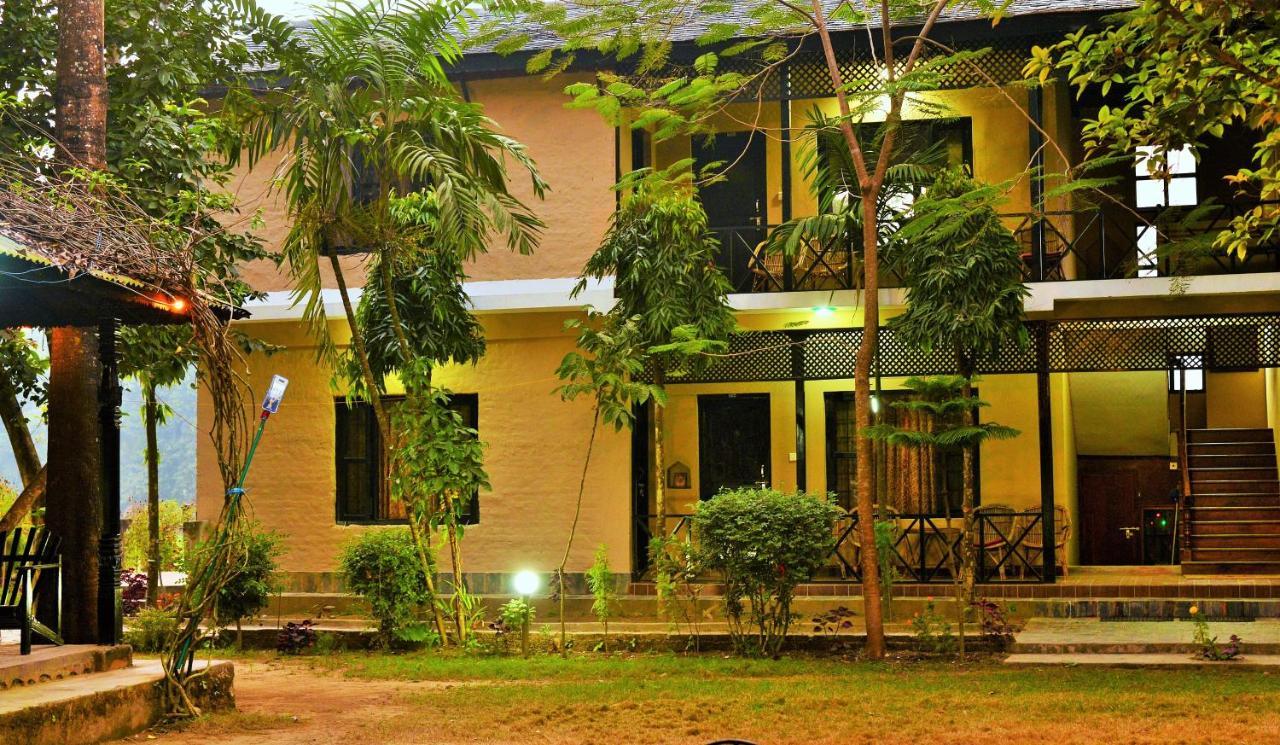 Hotel Parkside Chitwan Eksteriør billede