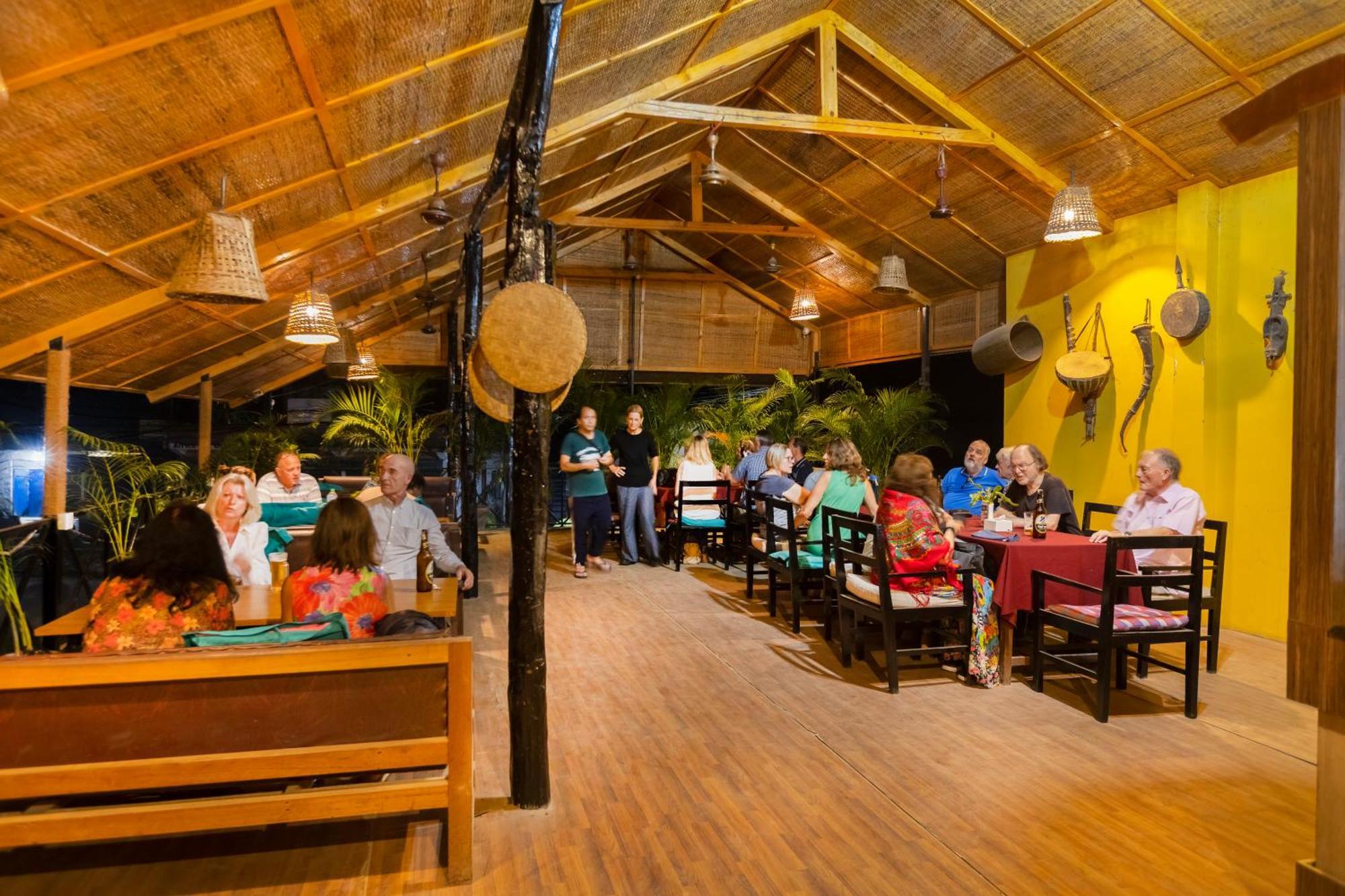 Hotel Parkside Chitwan Eksteriør billede