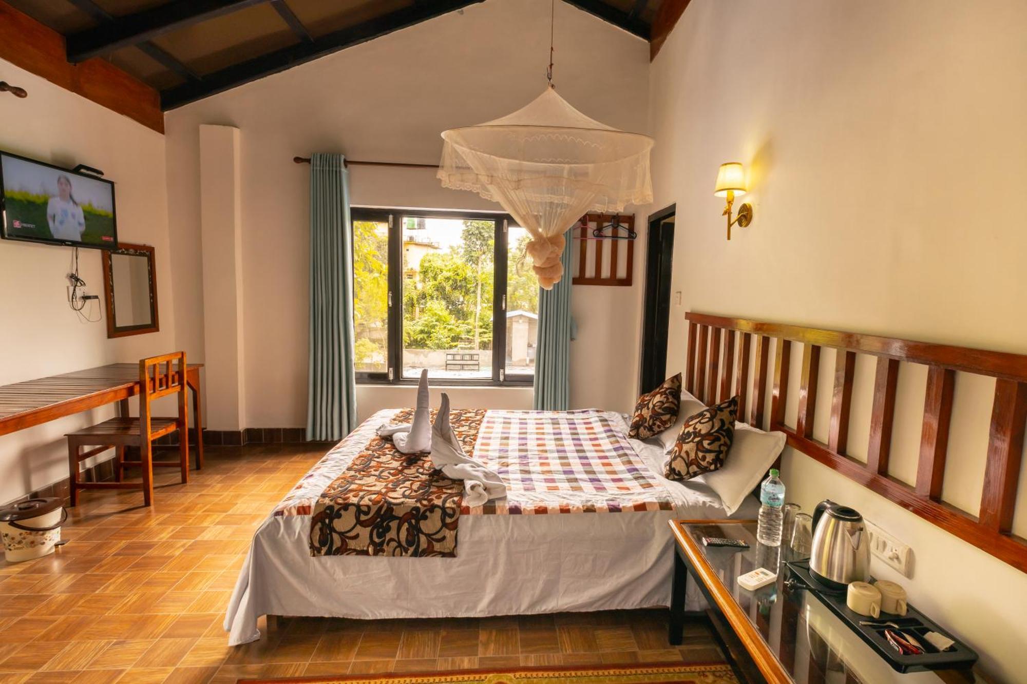 Hotel Parkside Chitwan Eksteriør billede