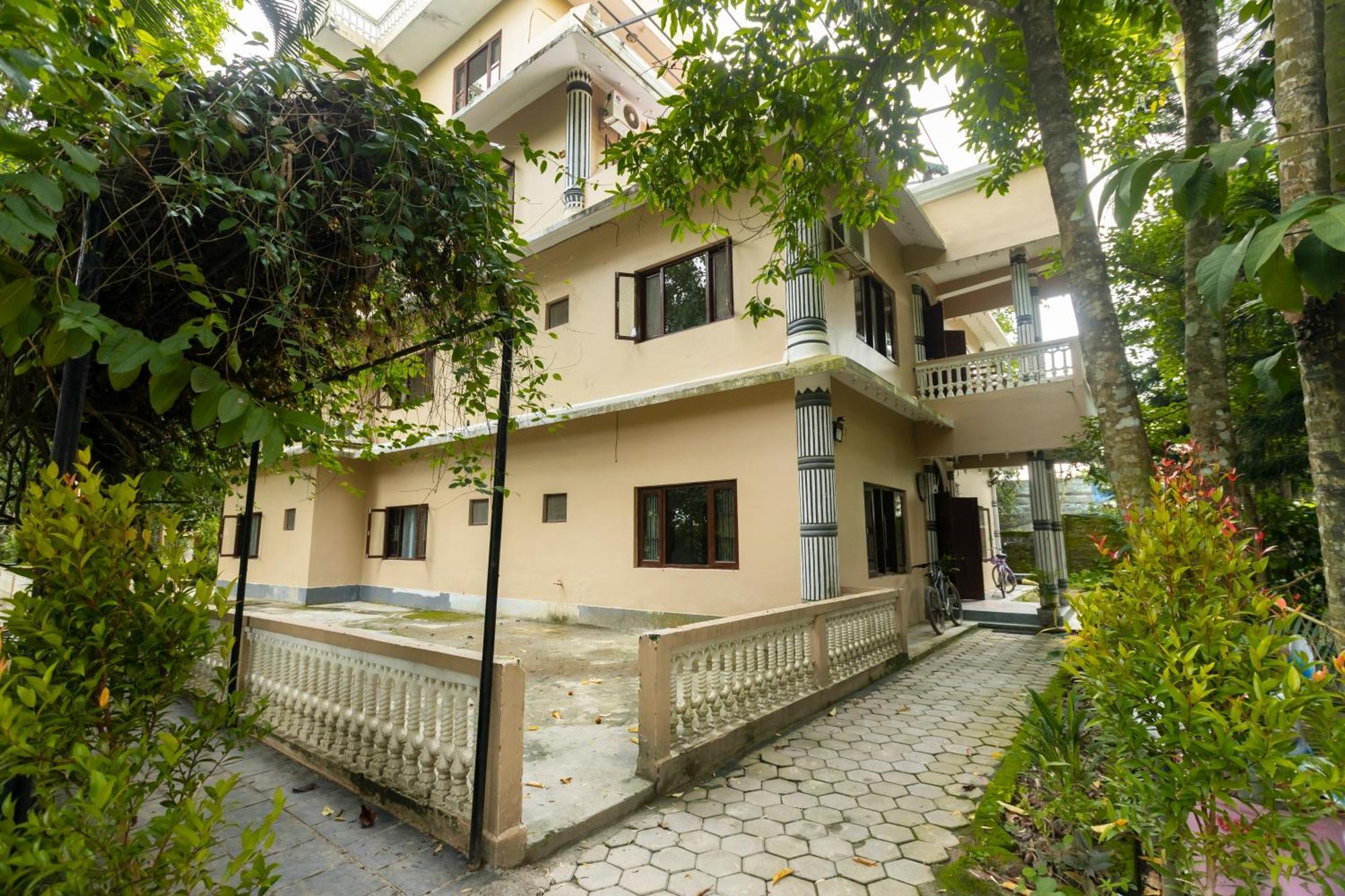 Hotel Parkside Chitwan Eksteriør billede