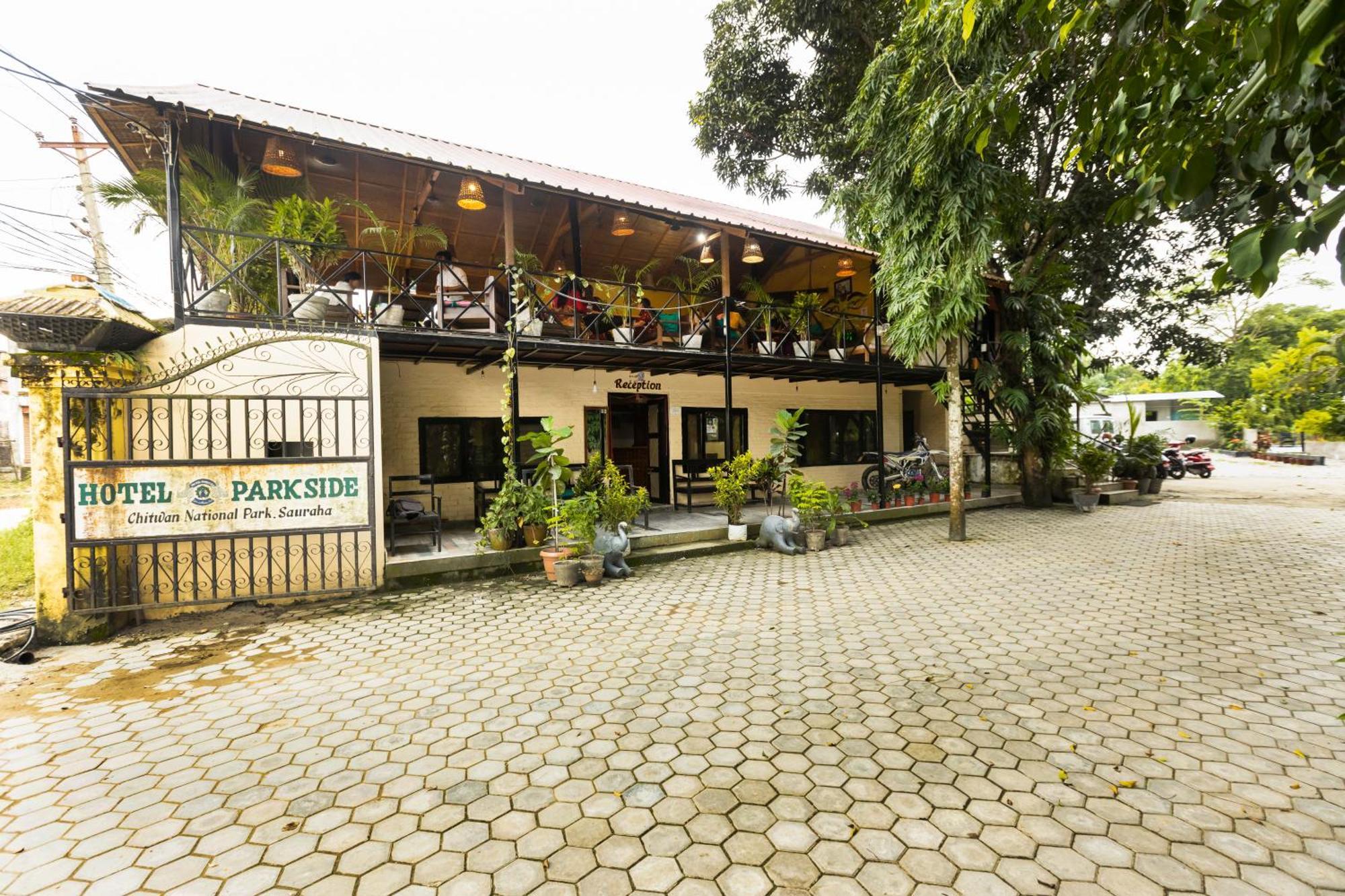 Hotel Parkside Chitwan Eksteriør billede
