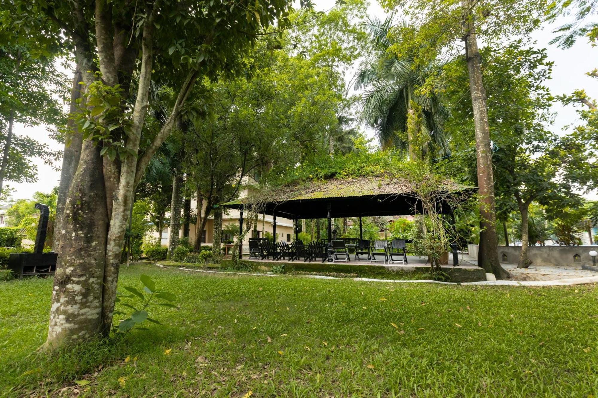 Hotel Parkside Chitwan Eksteriør billede
