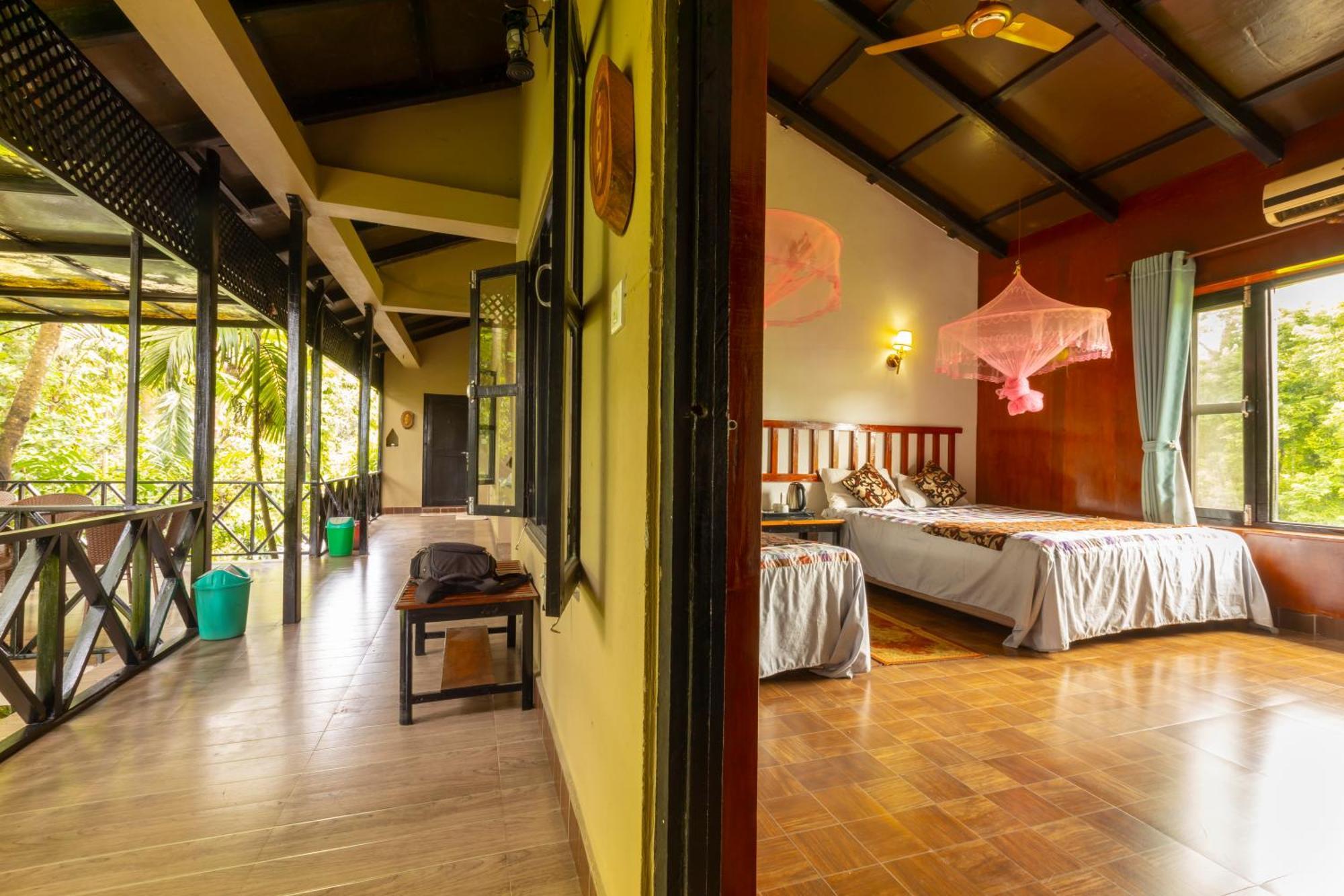 Hotel Parkside Chitwan Eksteriør billede