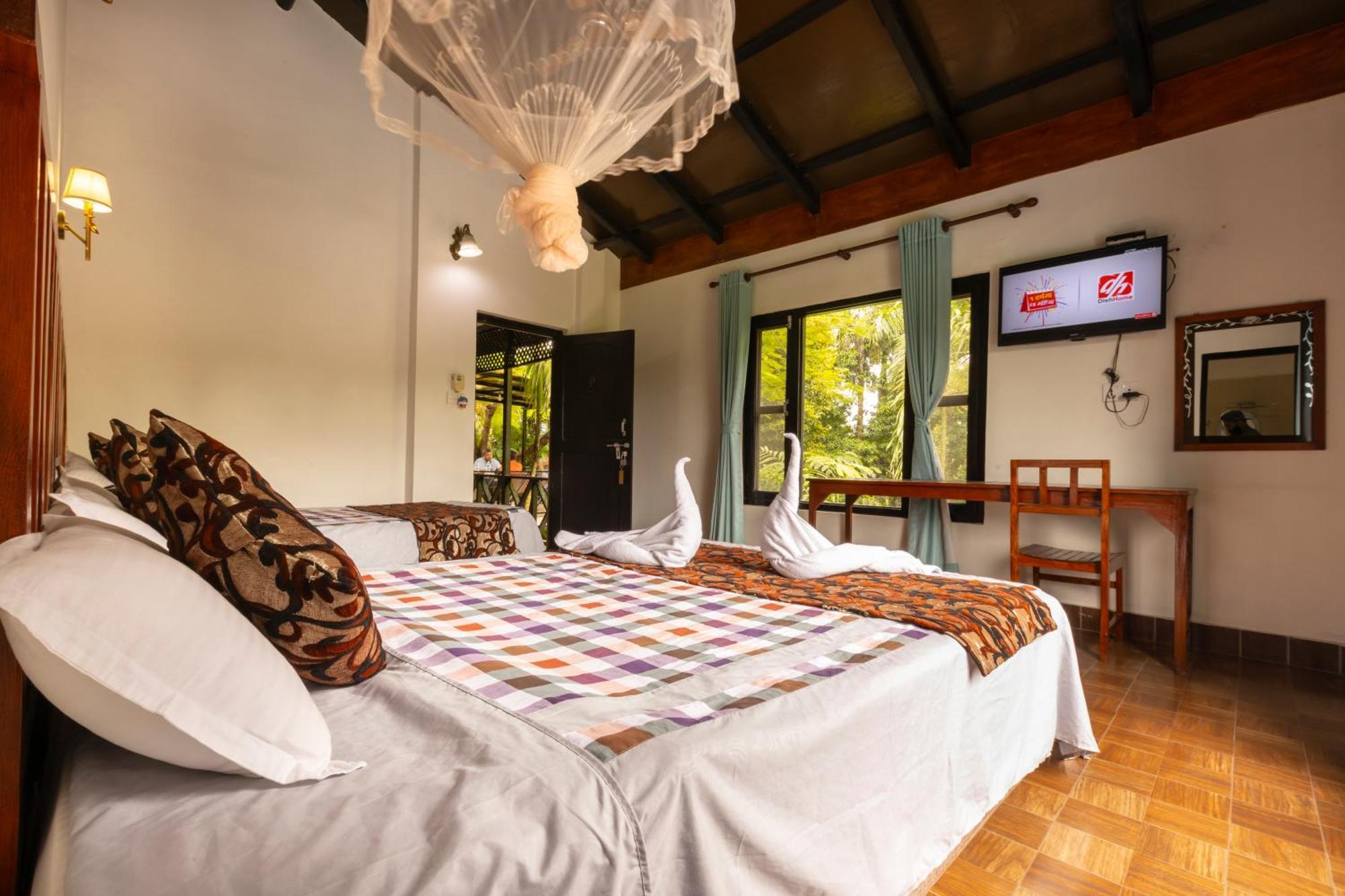 Hotel Parkside Chitwan Eksteriør billede