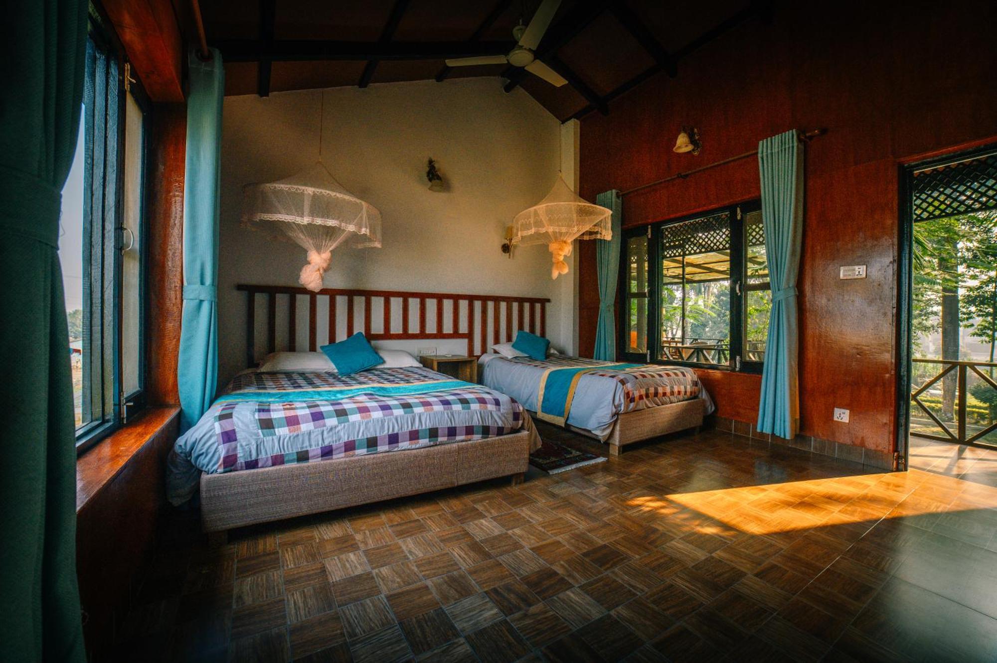 Hotel Parkside Chitwan Eksteriør billede