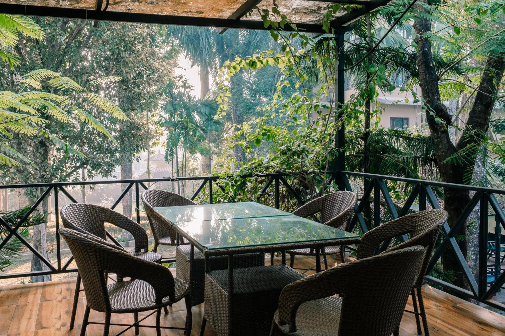 Hotel Parkside Chitwan Eksteriør billede